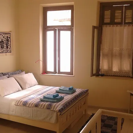 Charming House In Old Town Chania Hébergement de vacances *